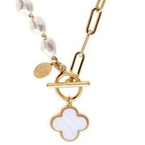 Rivka Friedman
Half Pearl + Half Paperclip Chain
Necklace with Clover Charm